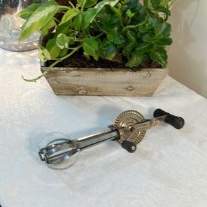 Antique Androck Stainless Steel Eggbeater Works well